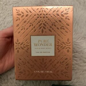 Bath and body works ‘Pure Wonder’ perfume